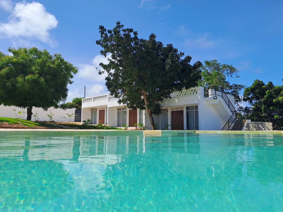 Cave Diani Holiday Apartments Diani Beach Exterior photo