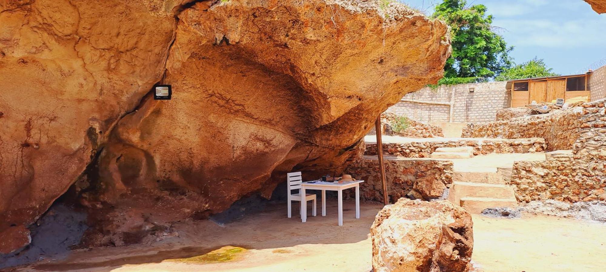 Cave Diani Holiday Apartments Diani Beach Exterior photo