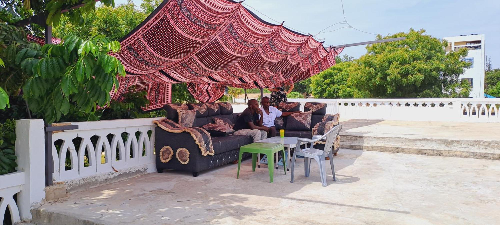 Cave Diani Holiday Apartments Diani Beach Exterior photo