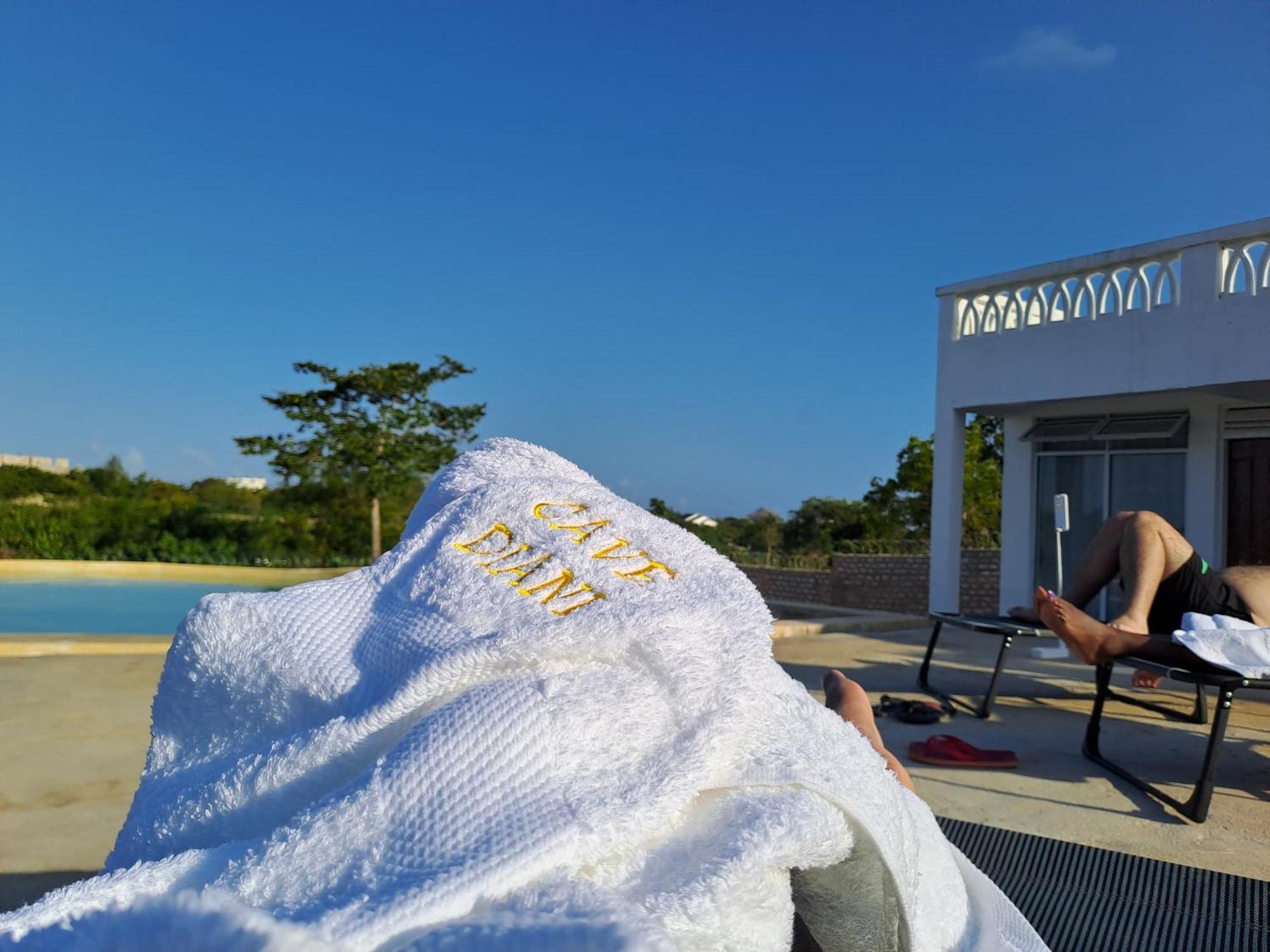 Cave Diani Holiday Apartments Diani Beach Exterior photo