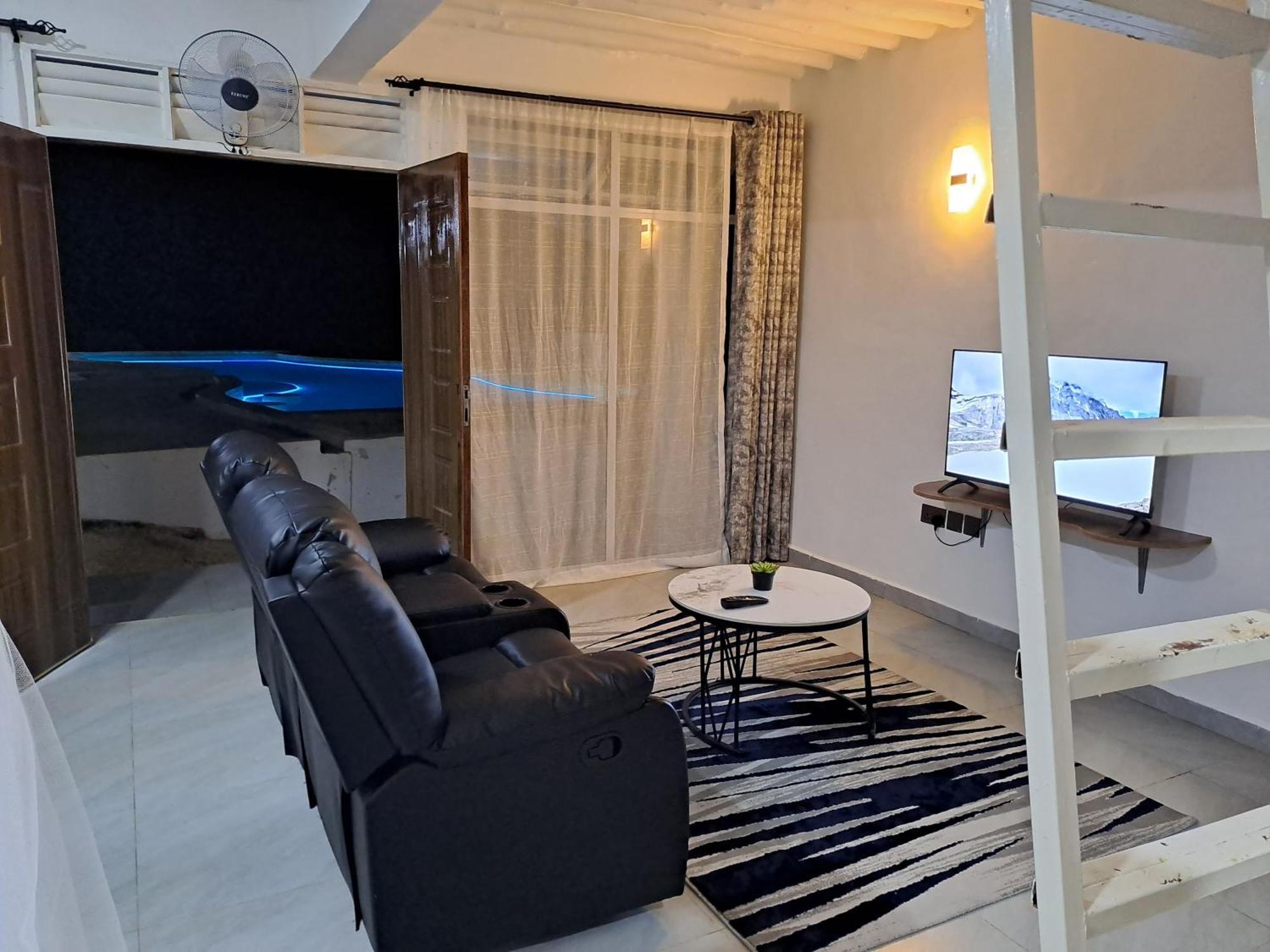 Cave Diani Holiday Apartments Diani Beach Exterior photo